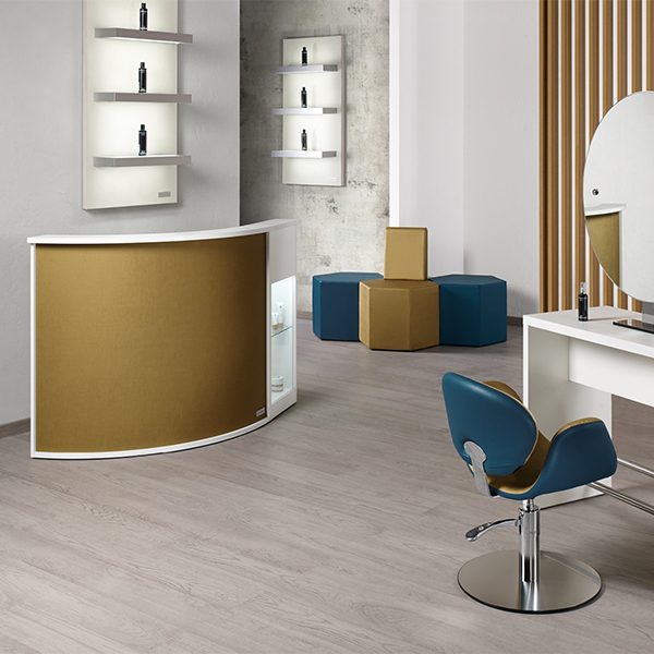 Hall complete: reception, attesa e arredi coordinati